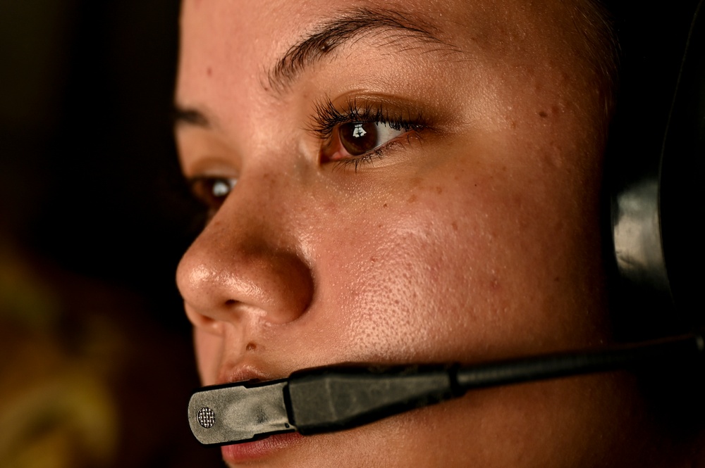 908th EARS refuels 77th EFS