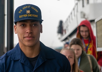 Coast Guard hosts recruiting event in St. Louis, Mo.