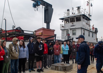 Coast Guard hosts recruiting event in St. Louis, Mo.