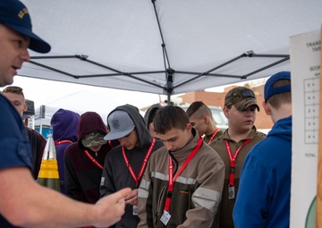 Coast Guard hosts recruiting event in St. Louis, Mo.