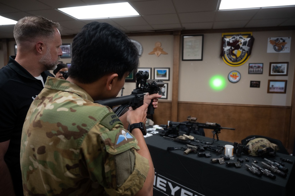 Prince Abdul Mateen of Brunei visits 1st Special Forces Group (Airborne)