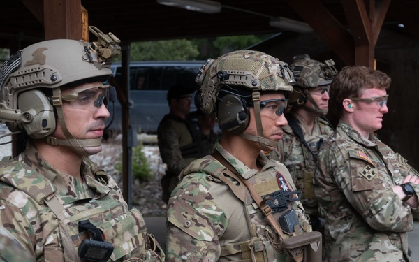 Prince Abdul Mateen of Brunei trains with 1st Special Forces Group (Airborne)