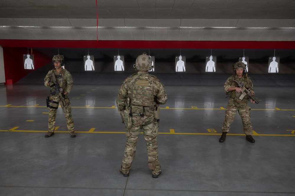 Prince Abdul Mateen of Brunei trains with 1st Special Forces Group (Airborne)