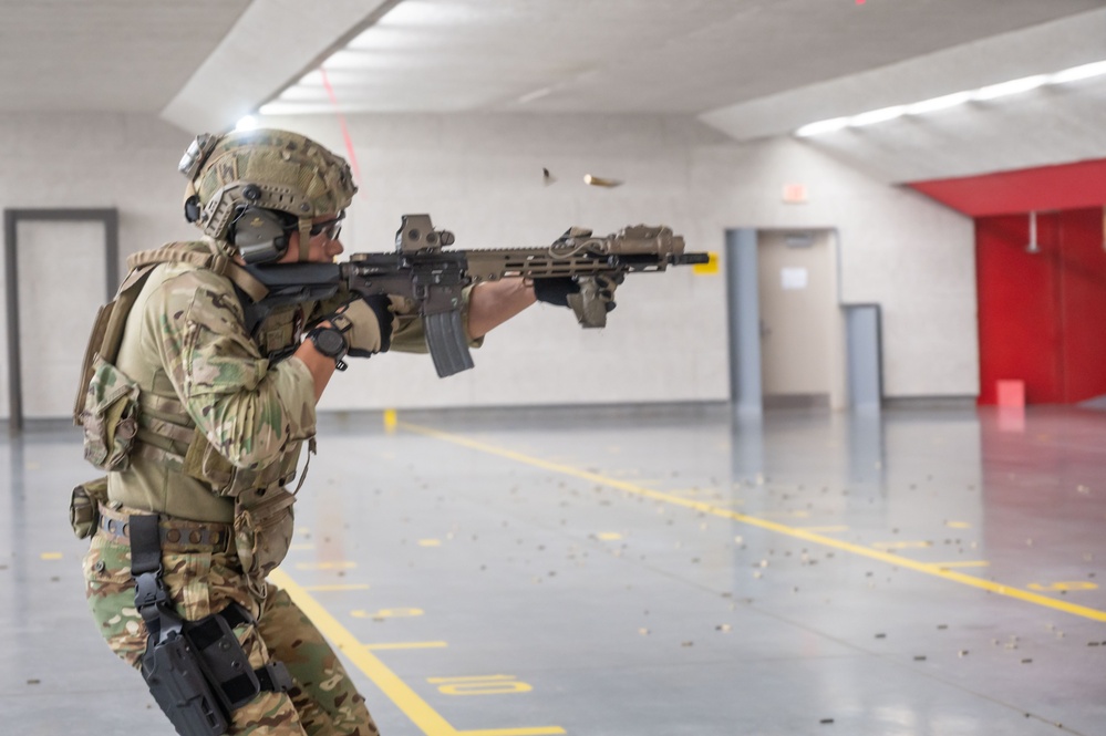 Prince Abdul Mateen of Brunei trains with 1st Special Forces Group (Airborne)