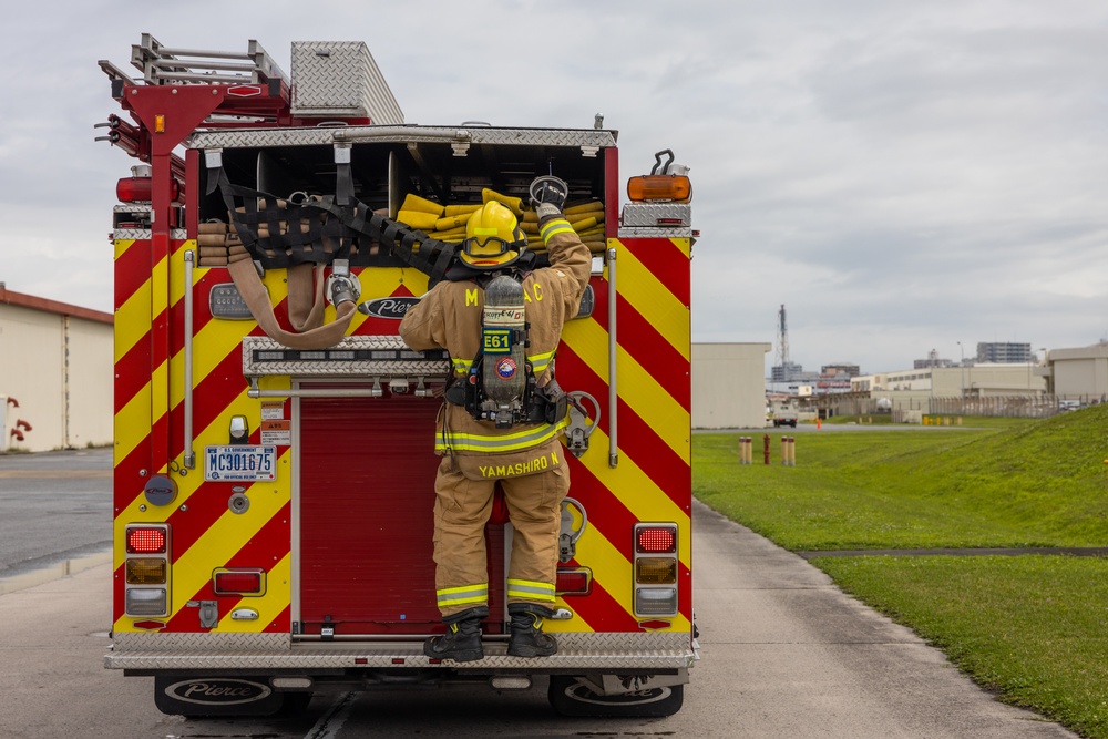 Fire Drill | Camp Kinser Firefighters Conduct Training