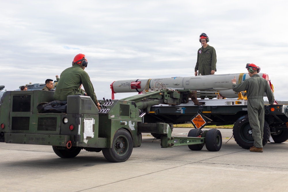 VMFA-115 Loads SLAM-ER, Hot Loads Harpoons