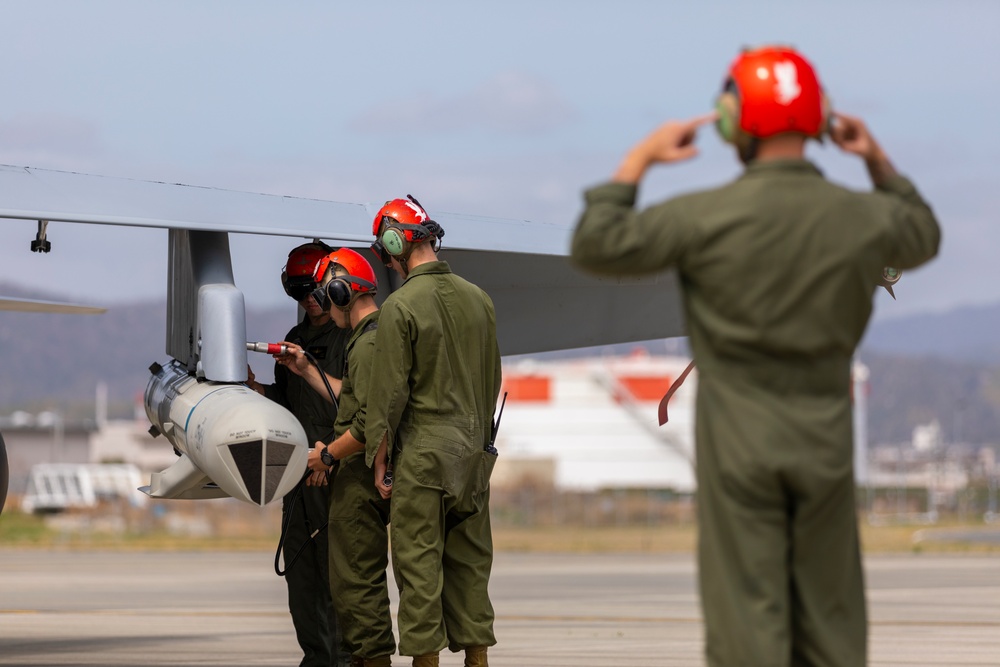 VMFA-115 Loads SLAM-ER, Hot Loads Harpoons