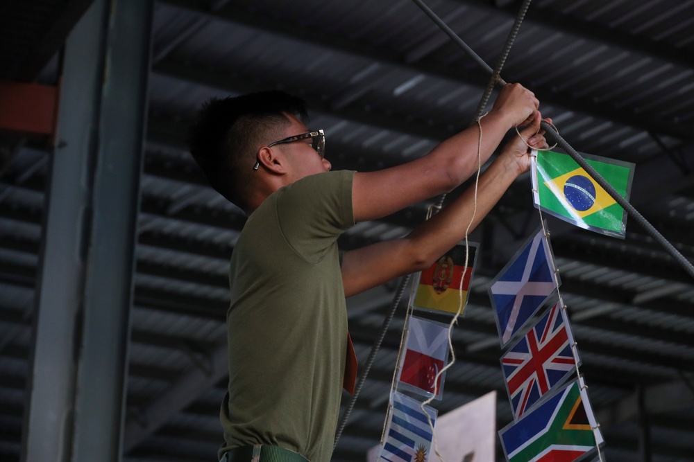 Marines volunteer at Leanyer Primary School