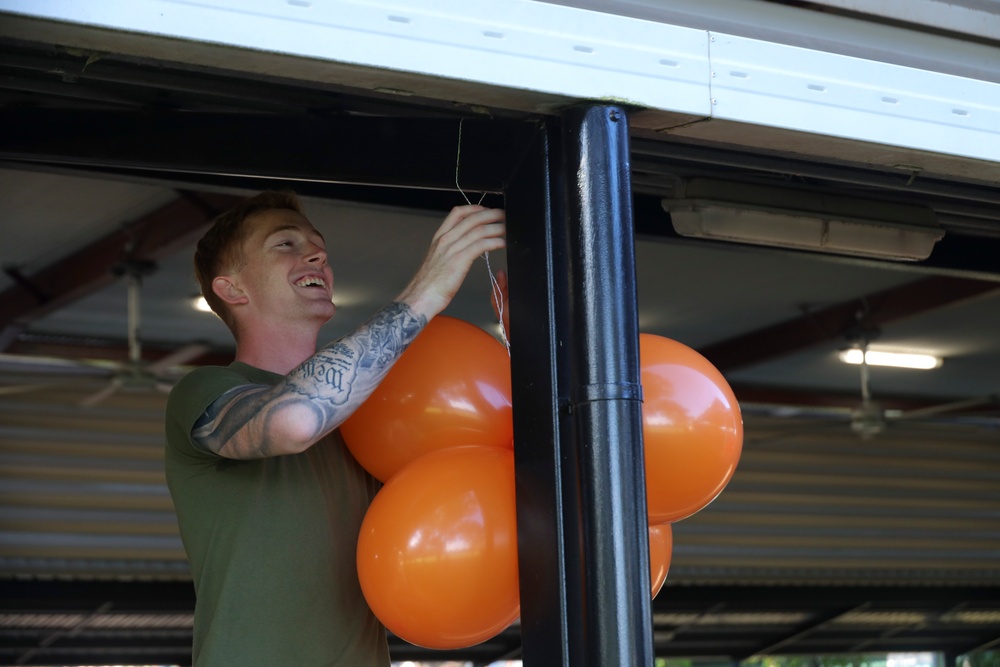 Marines volunteer at Leanyer Primary School