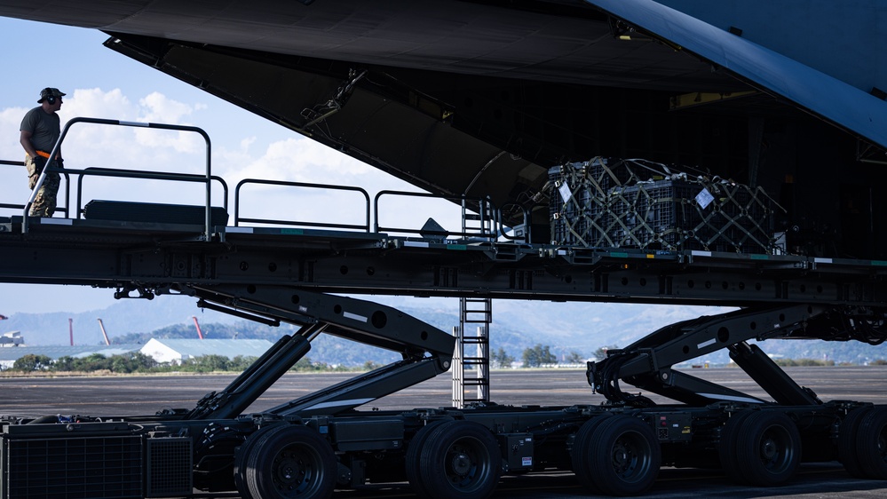 C5-M Super Galaxy delivers equipment in support of Philippines oil-spill response