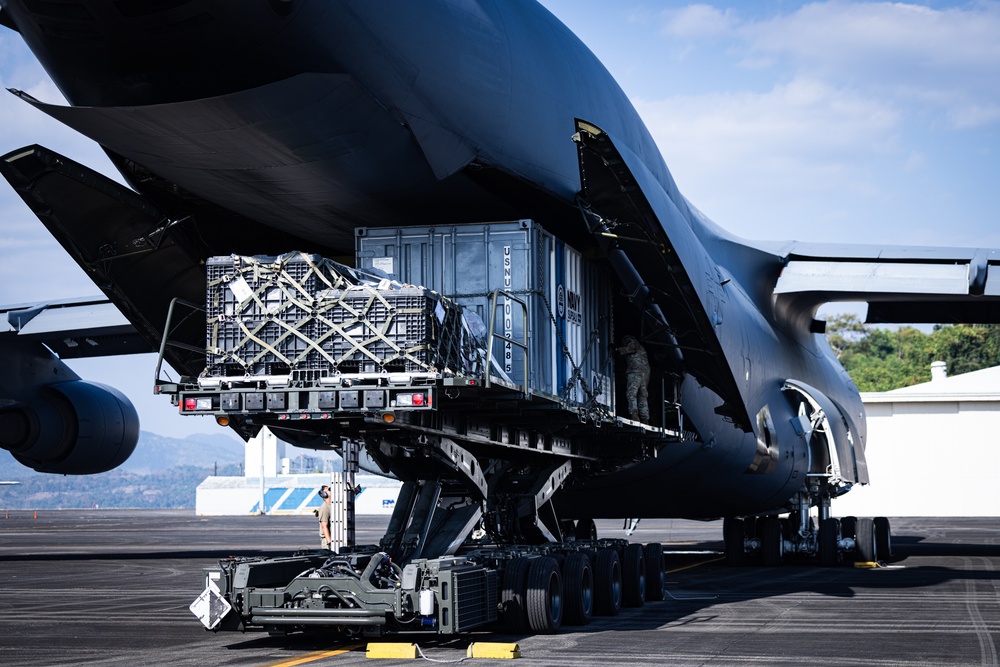 C5-M Super Galaxy delivers equipment in support of Philippines oil-spill response