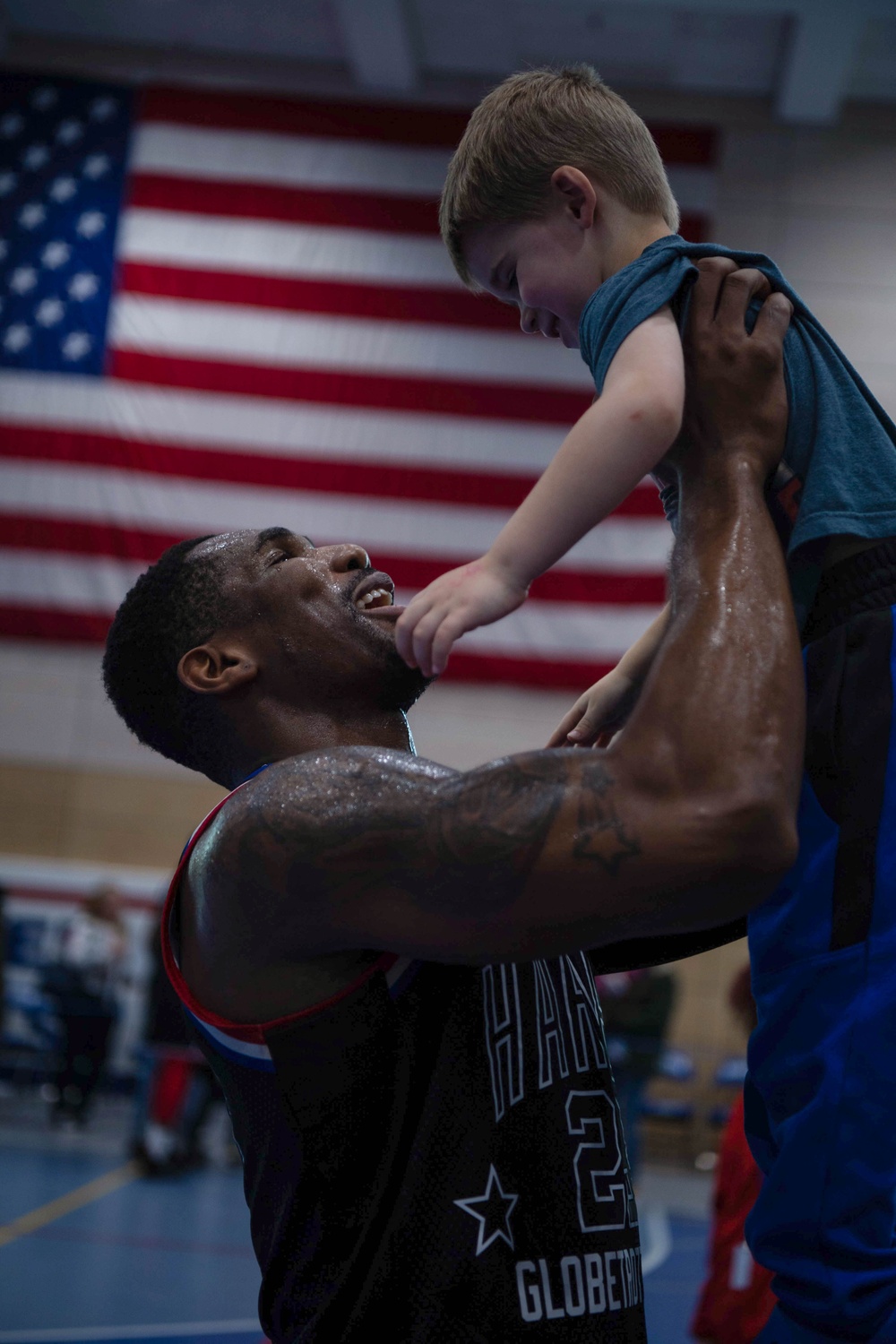The Harlem Globetrotters bring smiles to Ramstein
