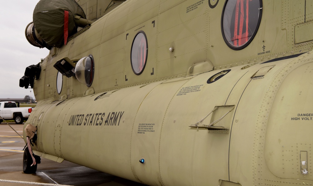 US Army Chinook drops in at RAF Mildenhall