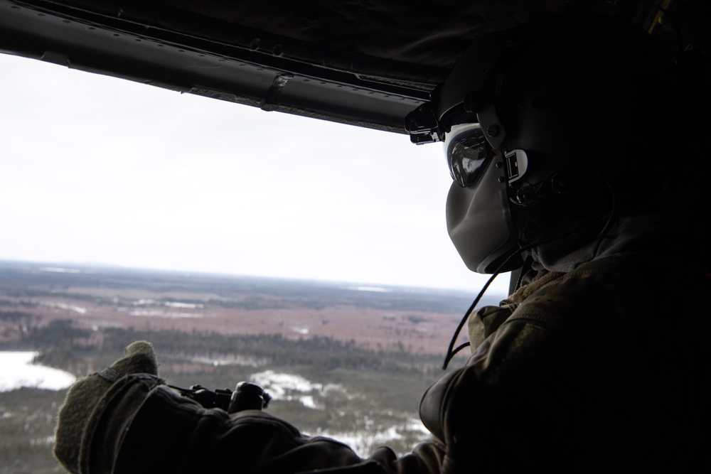 U.S. Army 'Sugar Bears' give 'Arctic Angels' a lift during JPMRC-AK 23-02