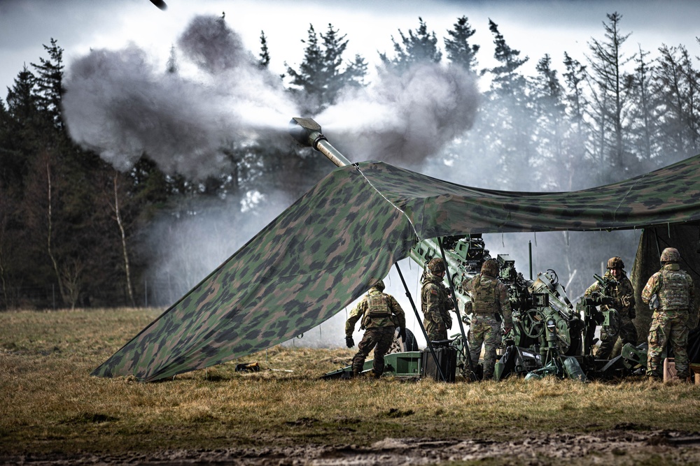 U.S. Soldiers Fire M777A2 During Dynamic Front 23