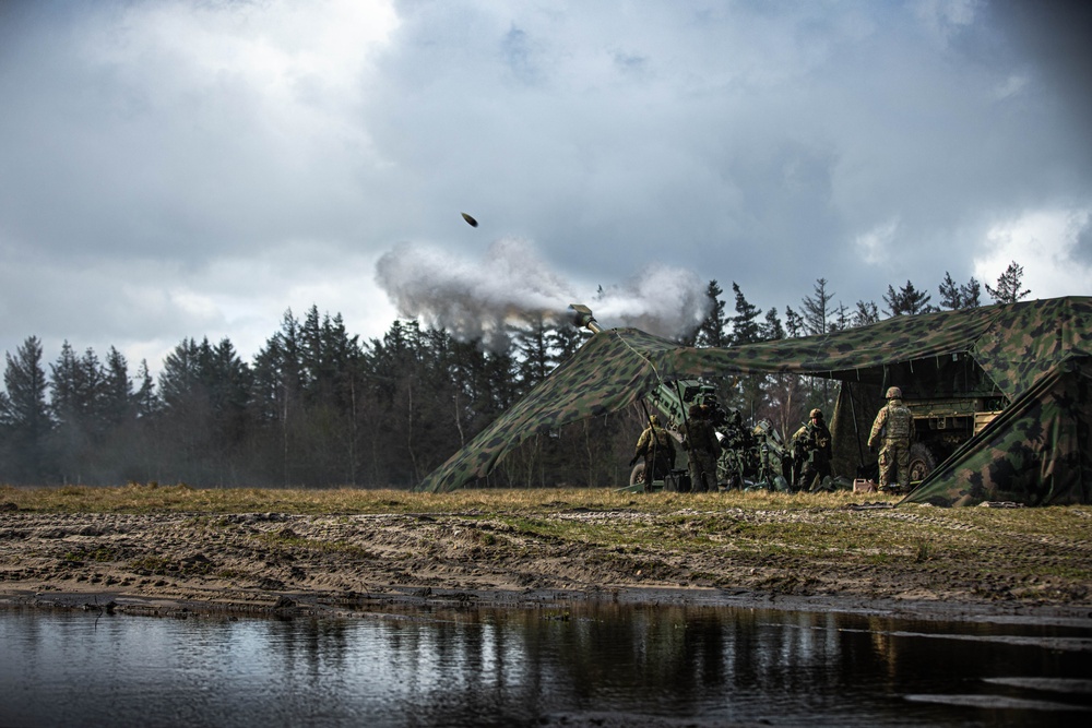 U.S. Soldiers Fire M777A2 During Dynamic Front 23