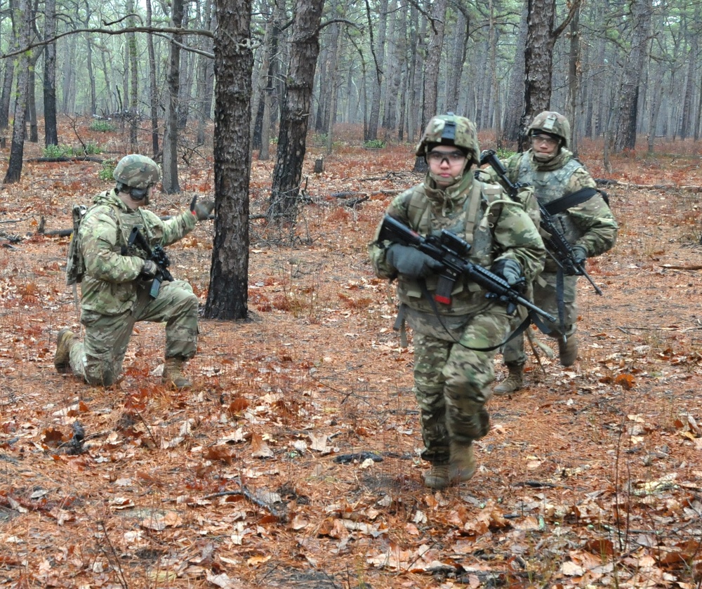 DVIDS - Images - Range 61- Troop Movement Live Fire Teams - 1 BN 114 ...