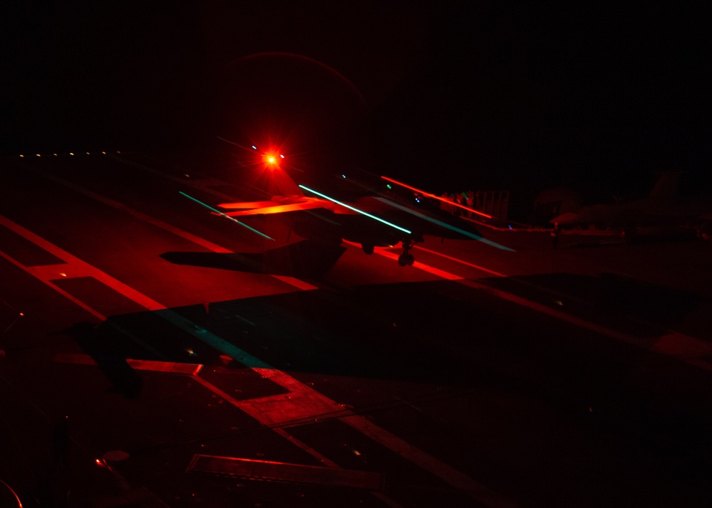 USS Carl Vinson (CVN 70) Night-time Flight Operations