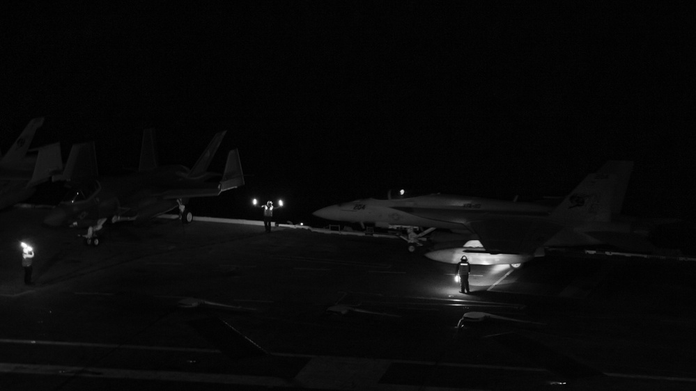 USS Carl Vinson (CVN 70) Night-time Flight Operations