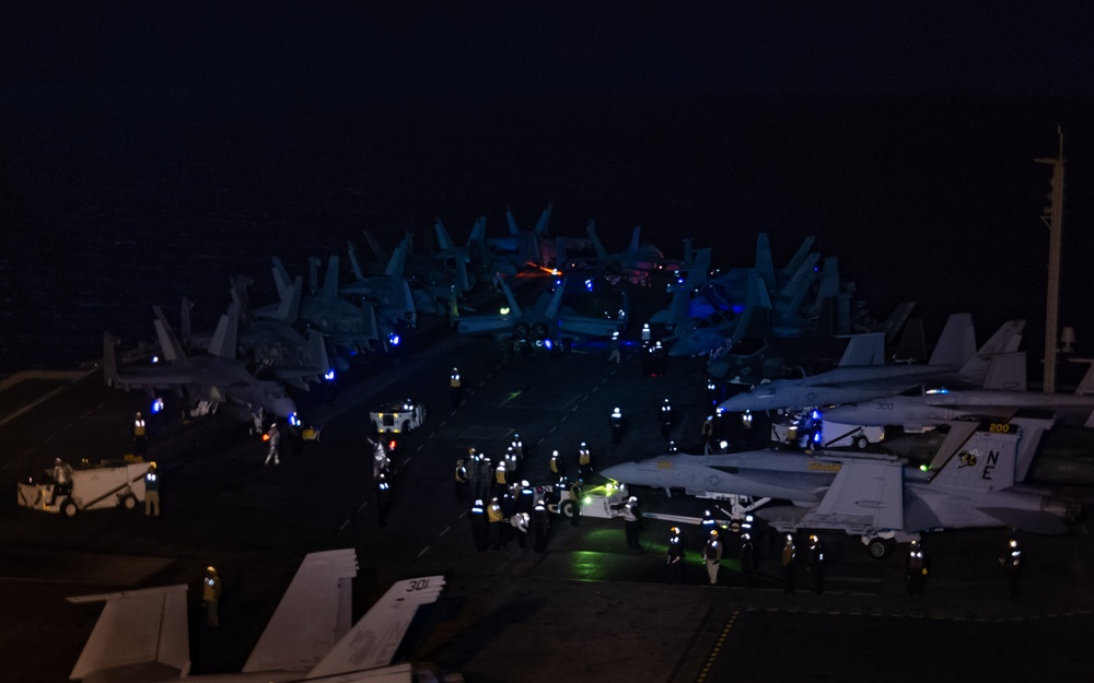 USS Carl Vinson (CVN 70) Night-time Flight Operations