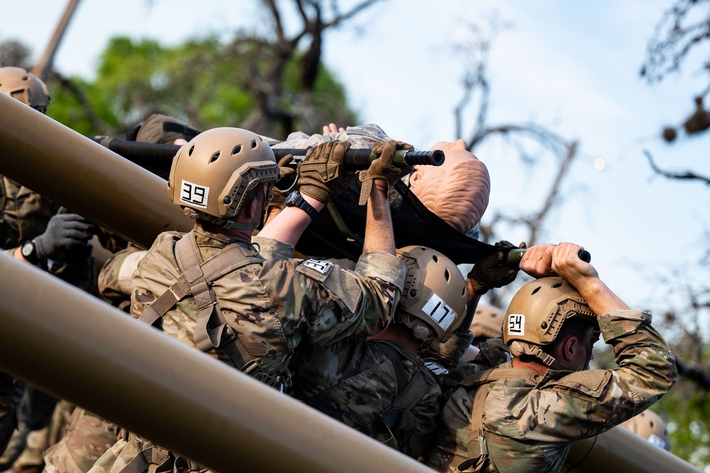 Special Warfare Candidates Complete Obstacle Course