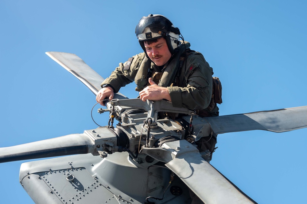 USS Carl Vinson (CVN) Sailors Conduct Flight Operations