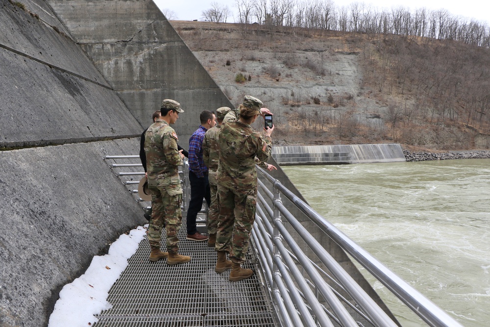 USACE Great Lakes and Ohio River Division Commander Tours New York Dam