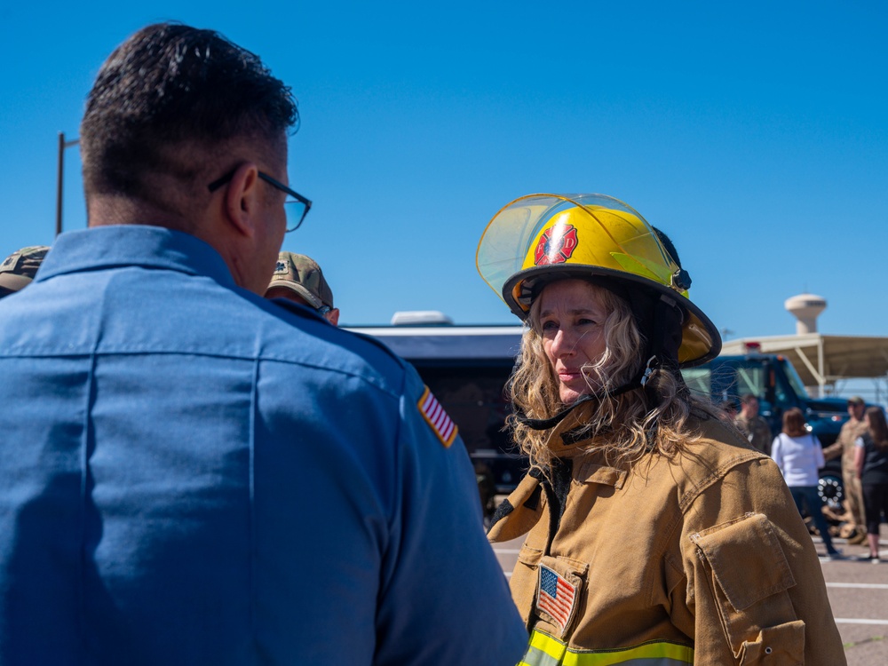 Luke Hosts Rodeo for Honorary Commanders