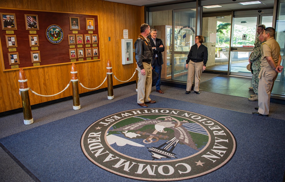 VCNO Visits Navy Region Northwest Headquarters