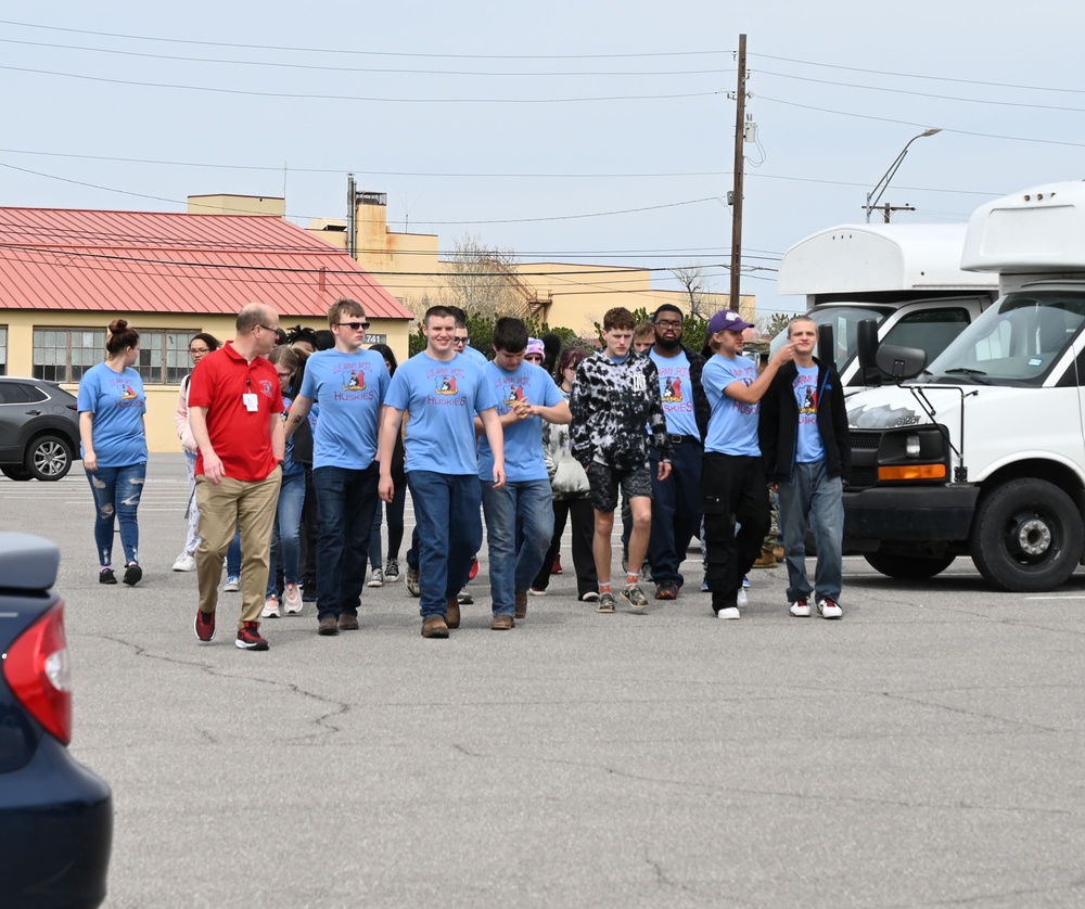 Hirschi High School visits Fort Sill Training Support Facility