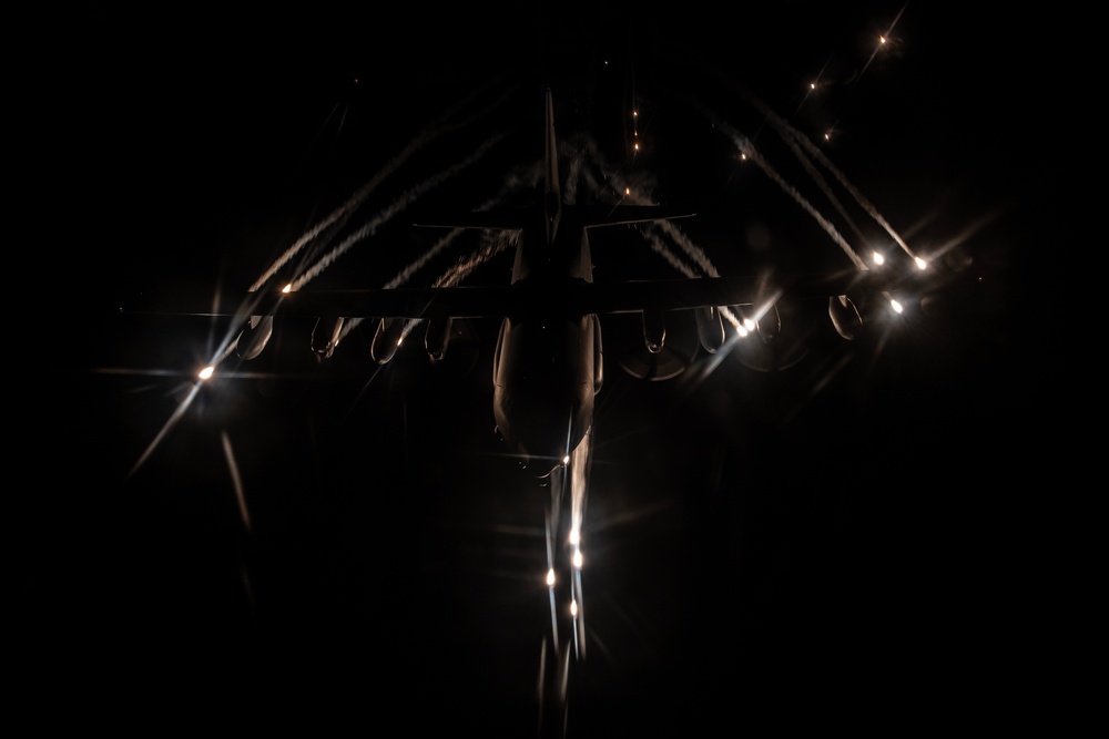 1 SOS refuels over the Pacific