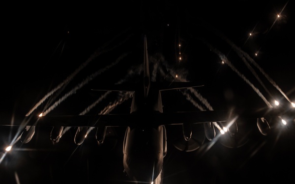 1 SOS refuels over the Pacific