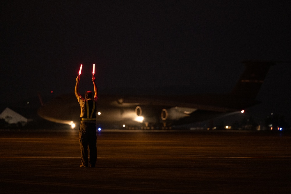 C-5M Super Galaxy delivers equipment in support of Philippines oil-spill response