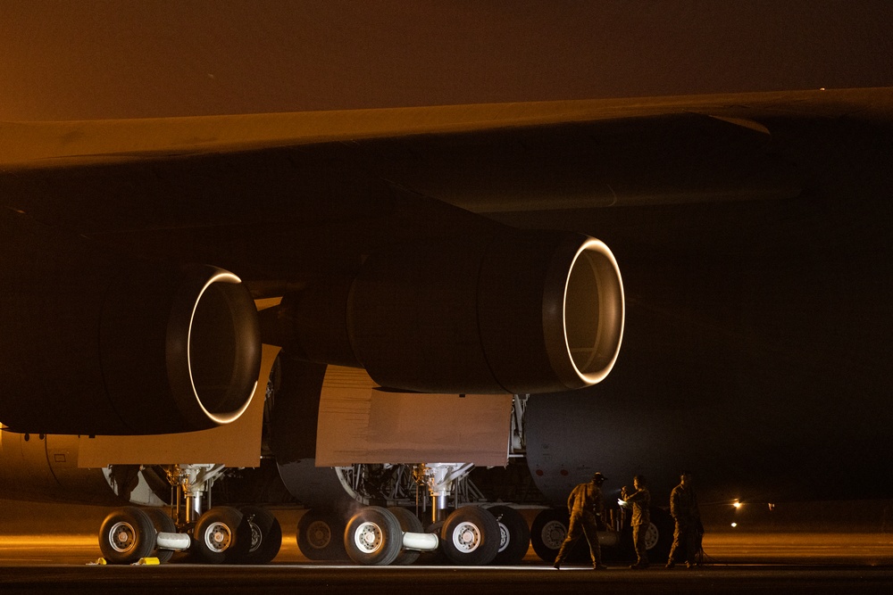 C-5M Super Galaxy delivers equipment in support of Philippines oil-spill response