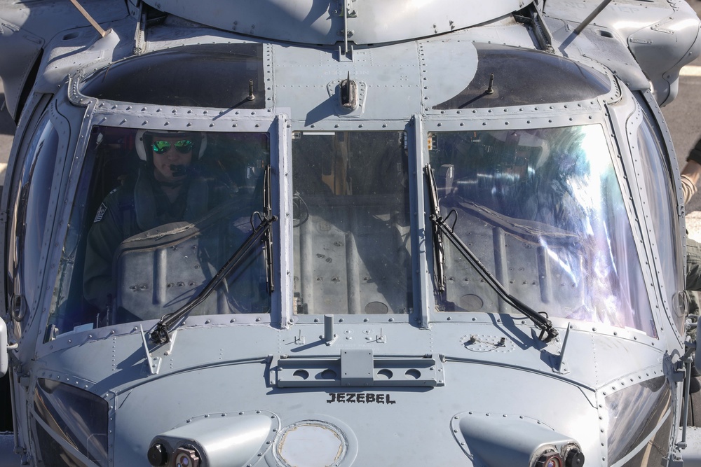 USS Ramage (DDG 61) conducts flight quarters