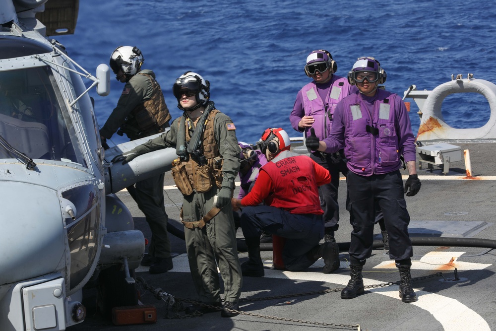 USS Ramage (DDG 61) conducts flight quarters