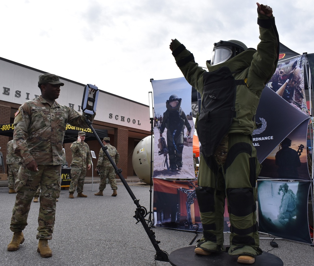 DVIDS - News - Showcasing the Army: STEM event reaches thousands