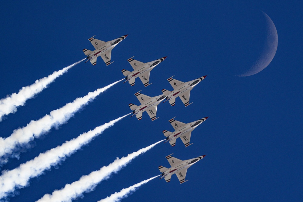 Thunderbirds bring the ‘thunder’ to Thunder and Lightning over Arizona