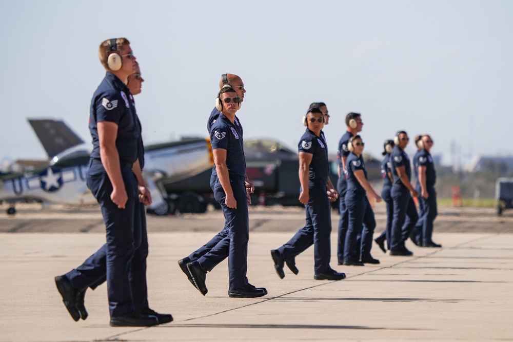 Thunderbirds bring the ‘thunder’ to Thunder and Lightning over Arizona