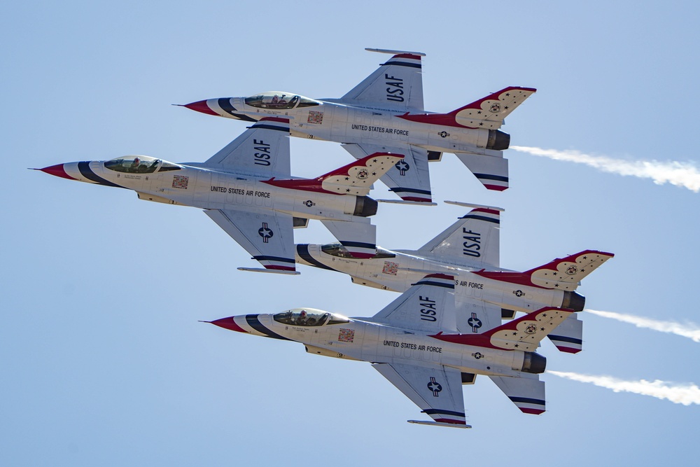 DVIDS - Images - Thunderbirds bring the ‘thunder’ to Thunder and ...