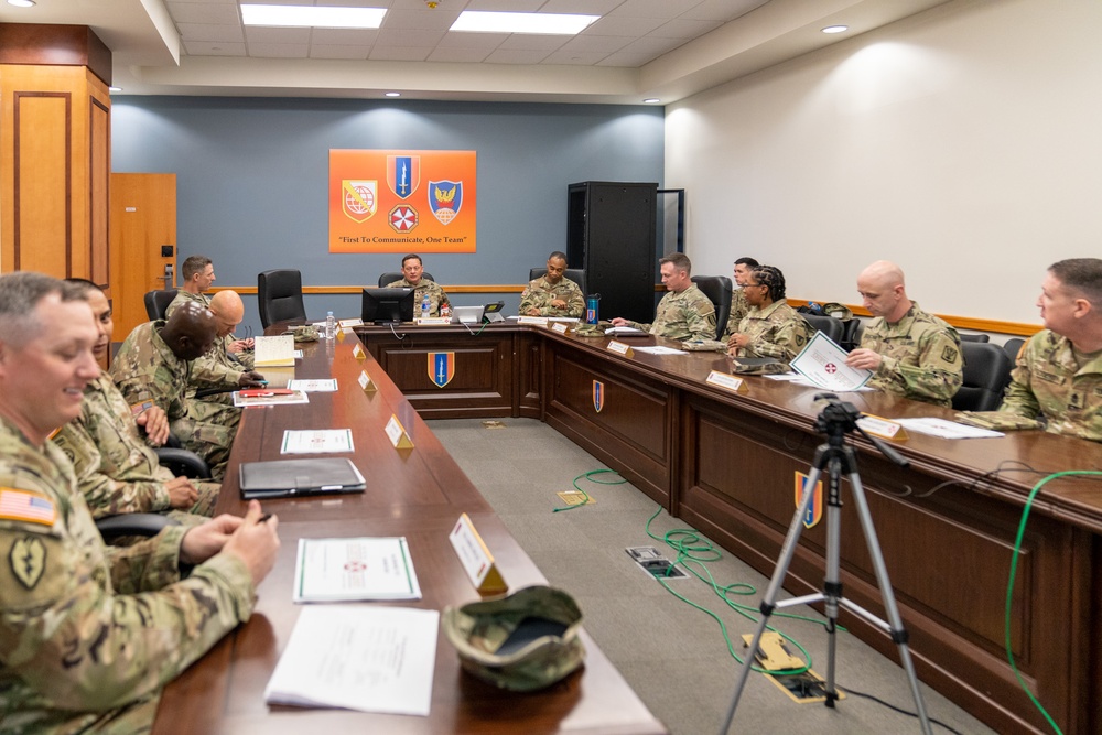 8th Army Command Sgt. Major Cobb visit 1st Signal Brigade