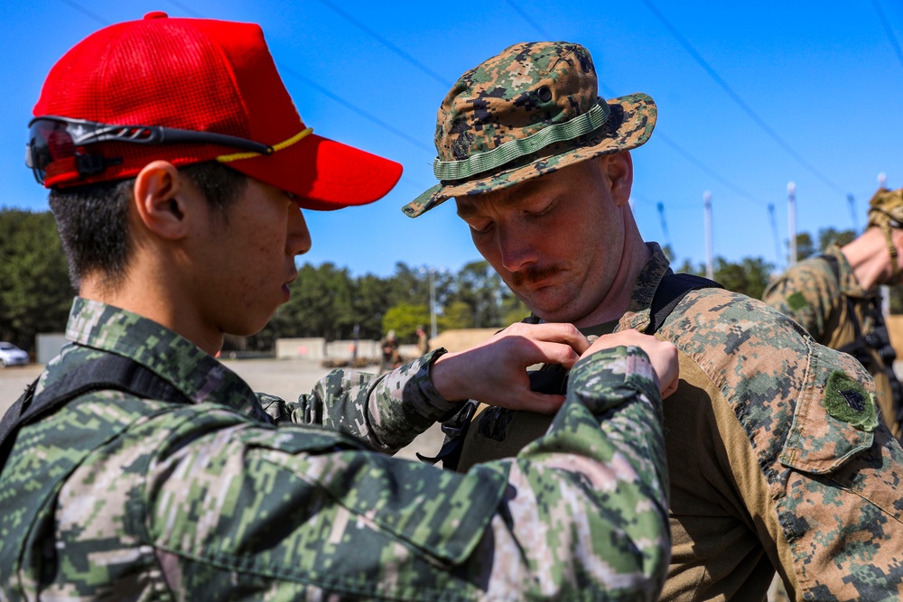 13th MEU Ssang Yong Guerilla Ropes