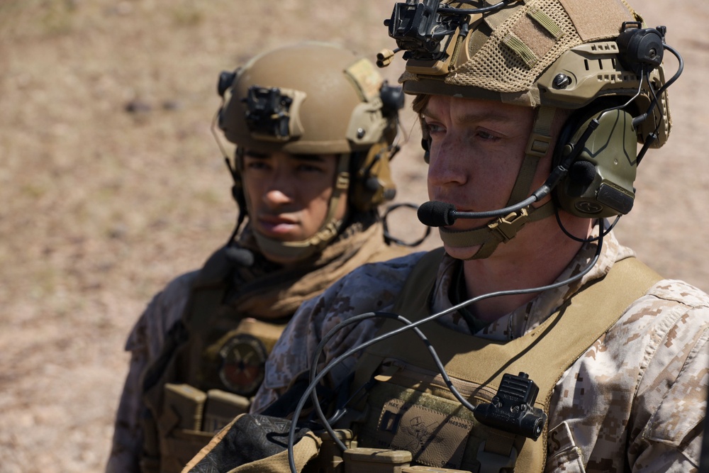 1st ANGLICO coordinates simulated close air support