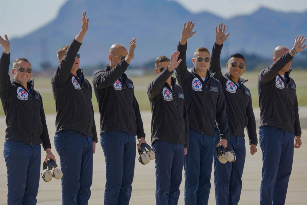 Thunderbirds perform at Davis-Monthan