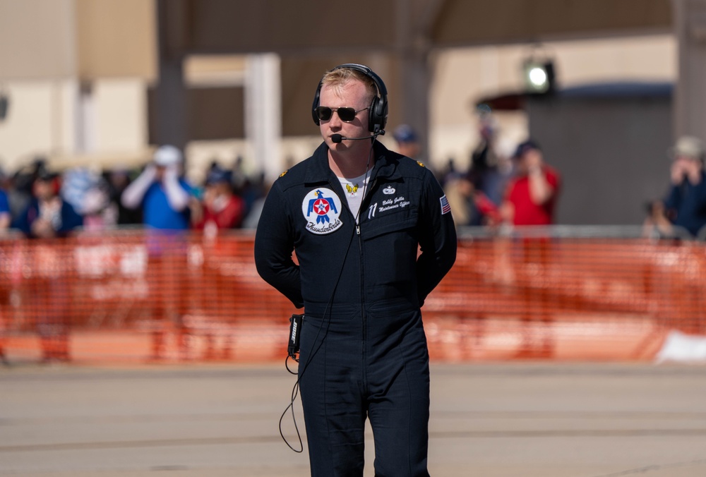 Thunderbirds perform at Davis-Monthan