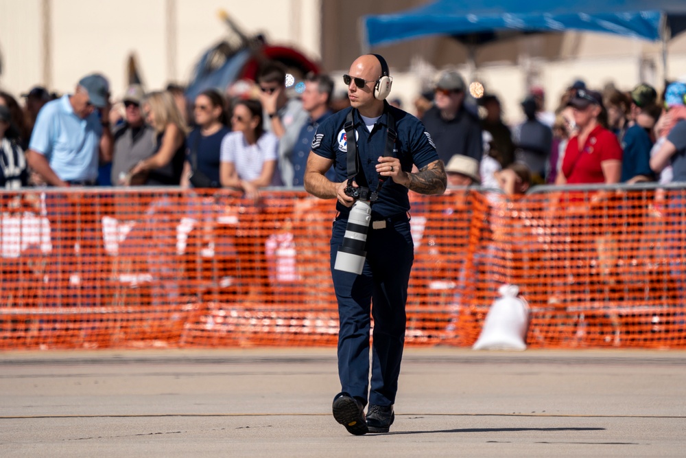 Thunderbirds perform at Davis-Monthan