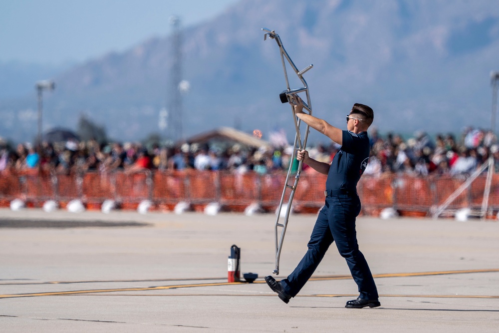 Thunderbirds perform at Davis-Monthan