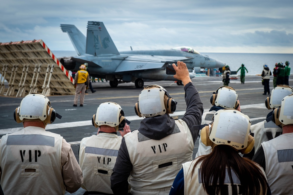 USS Carl Vinson (CVN70) Hosts Visitors during Flight Operations