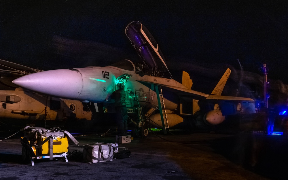 USS Carl Vinson (CVN 70) Conducts Night-Time Operations