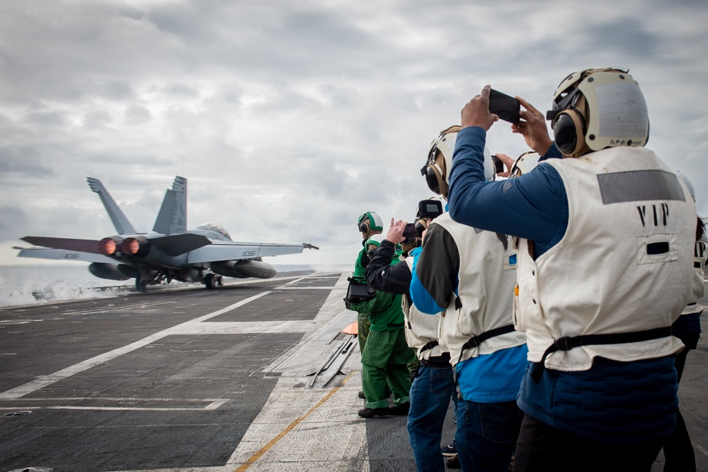 USS Carl Vinson (CVN) Hosts Distinguished Visitors during Flight Operations in the Pacific Ocean